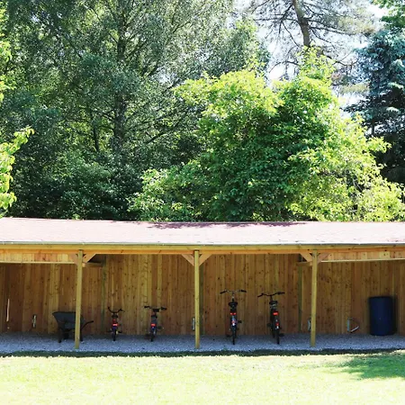 3 In Thatched With Outdoor Sauna, Large Garden, Playground *