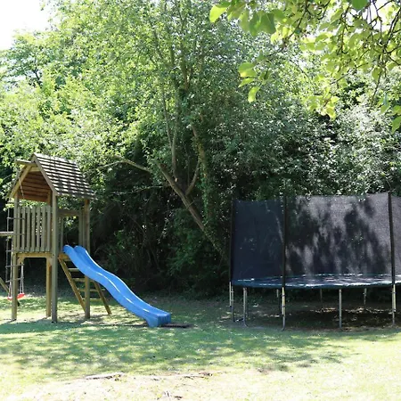 Prázdninový dům 3 In Thatched With Outdoor Sauna, Large Garden, Playground Manhagen