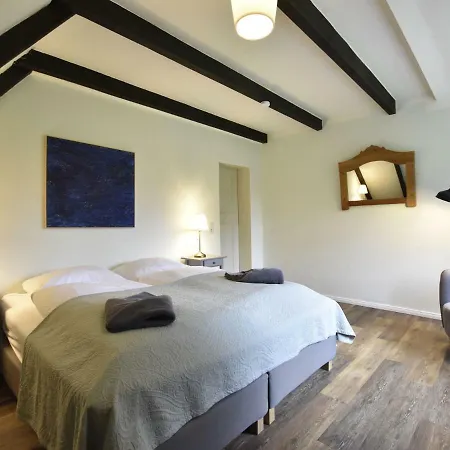 3 In Thatched With Outdoor Sauna, Large Garden, Playground Manhagen
