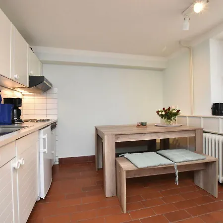 3 In Thatched With Outdoor Sauna, Large Garden, Playground * Manhagen
