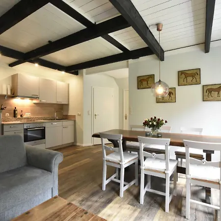 3 In Thatched With Outdoor Sauna, Large Garden, Playground Manhagen